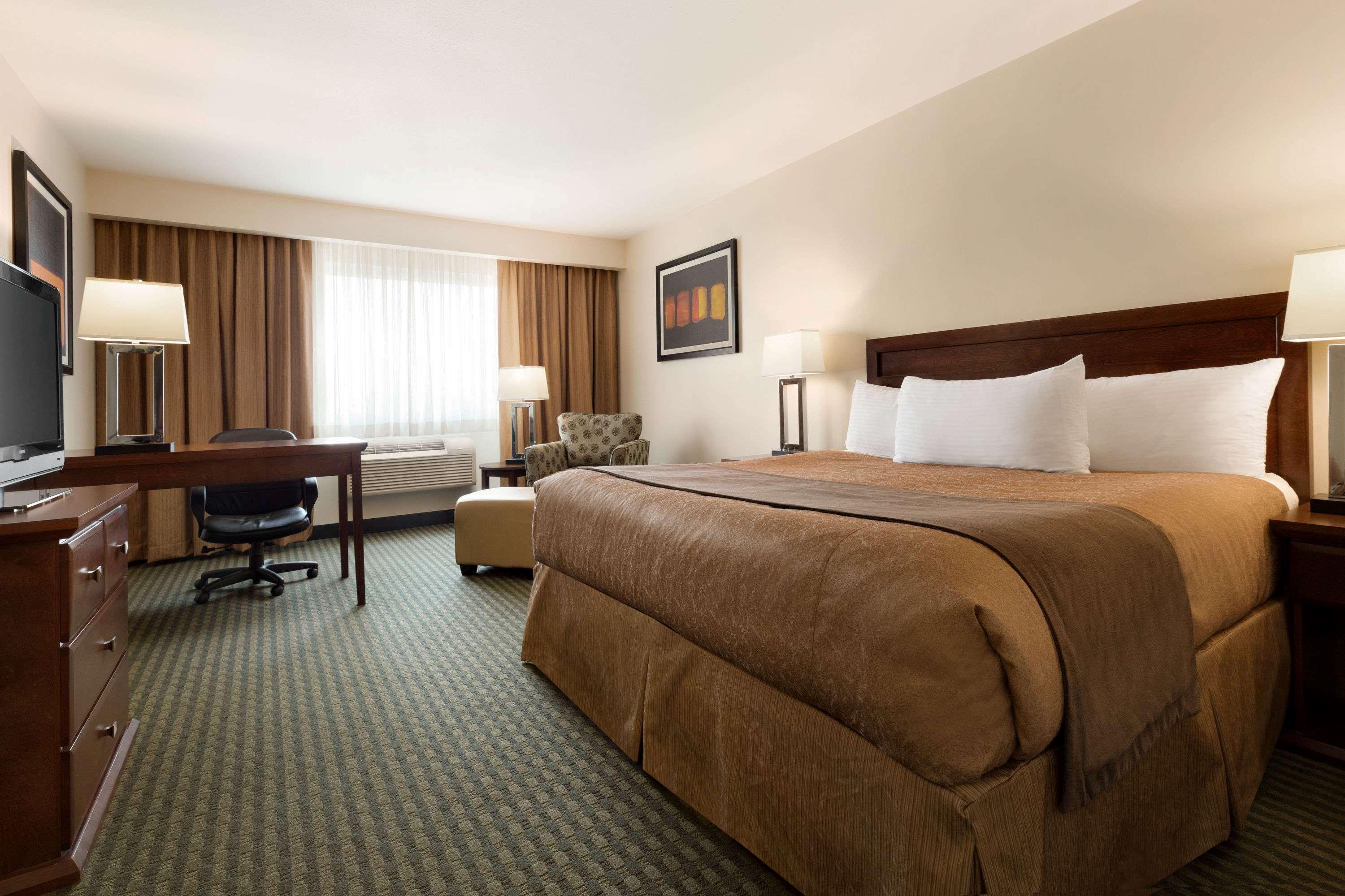 Travelodge Hotel By Wyndham Weyburn Exterior foto