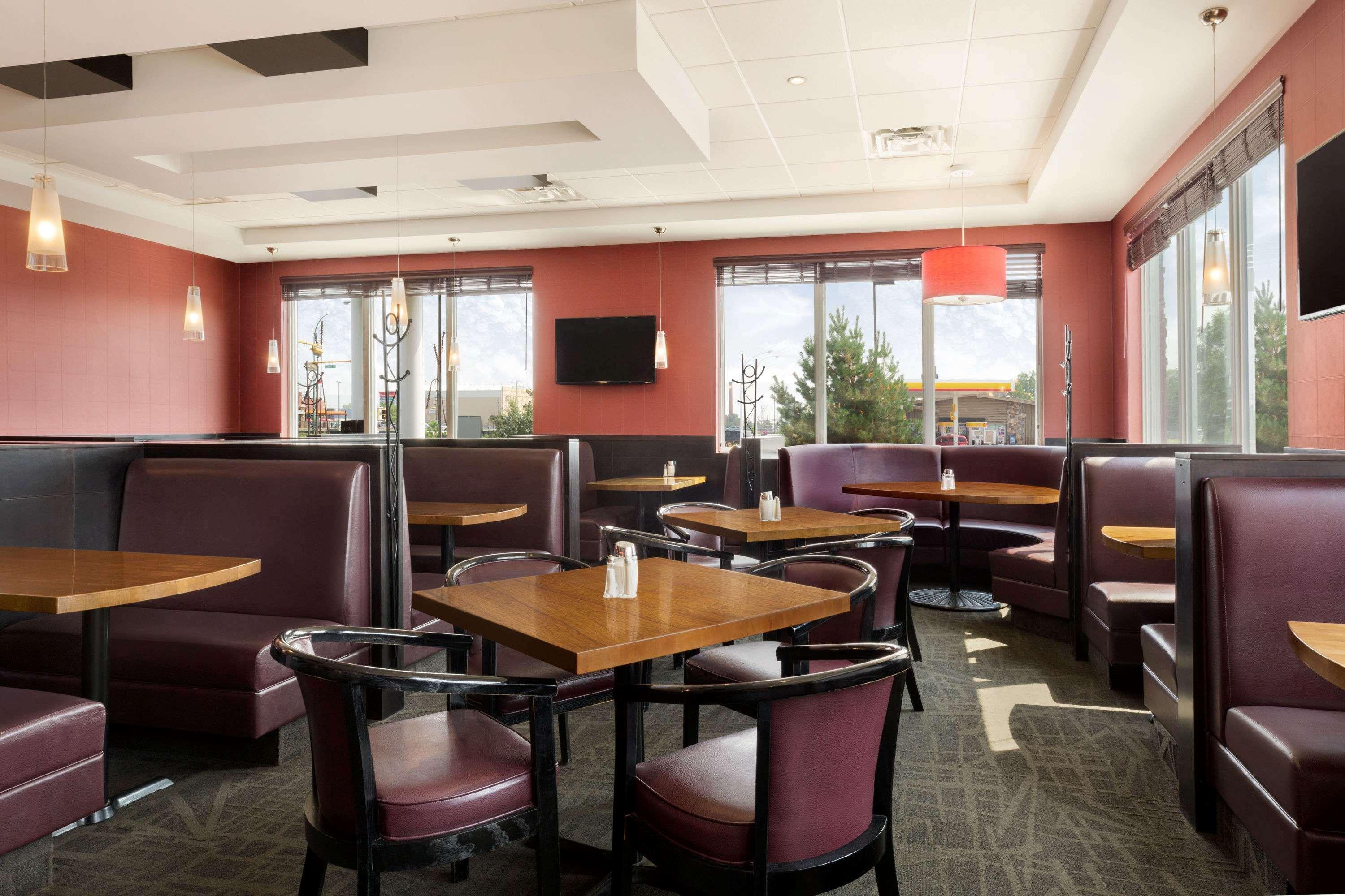 Travelodge Hotel By Wyndham Weyburn Exterior foto