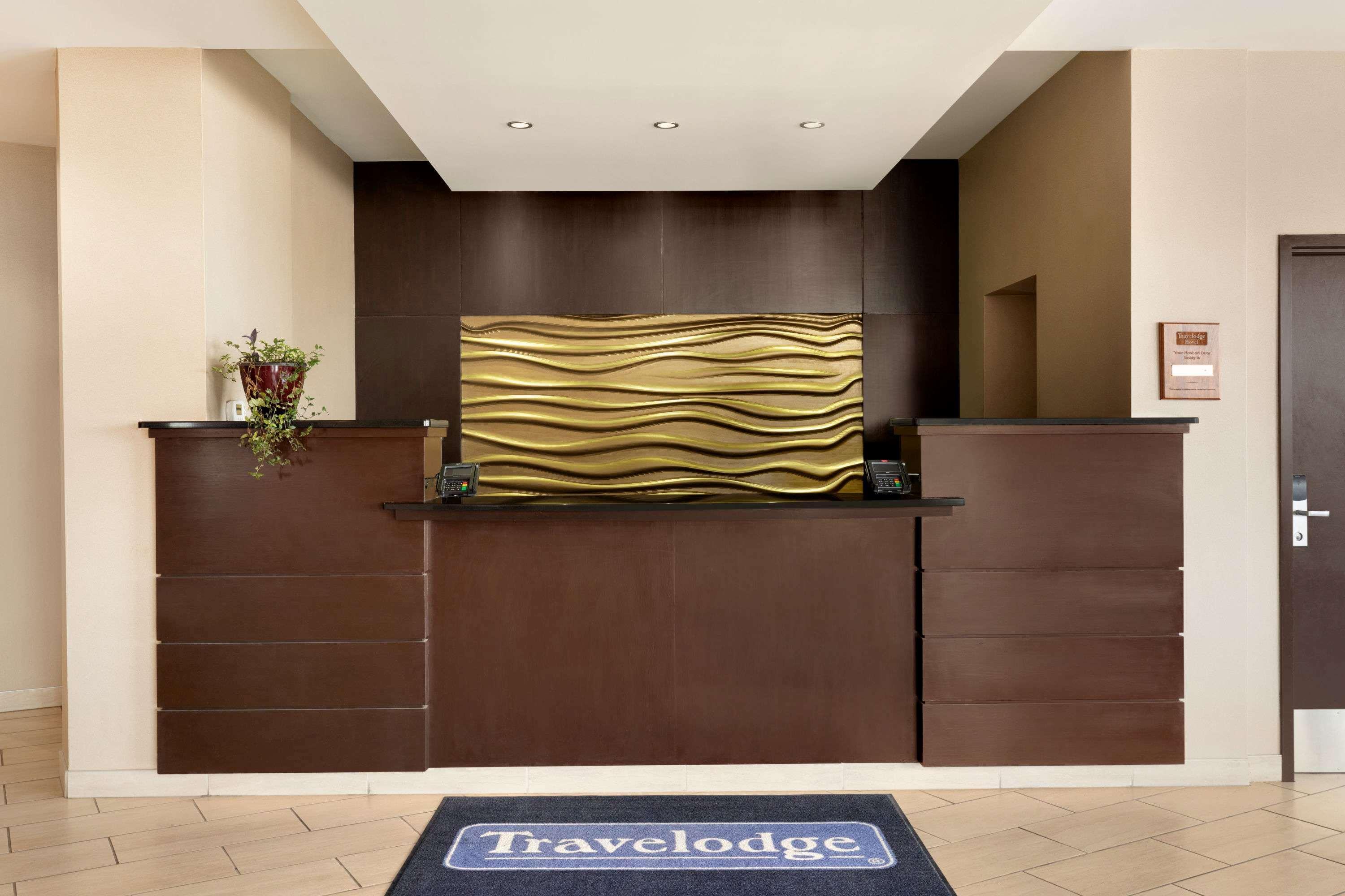Travelodge Hotel By Wyndham Weyburn Exterior foto