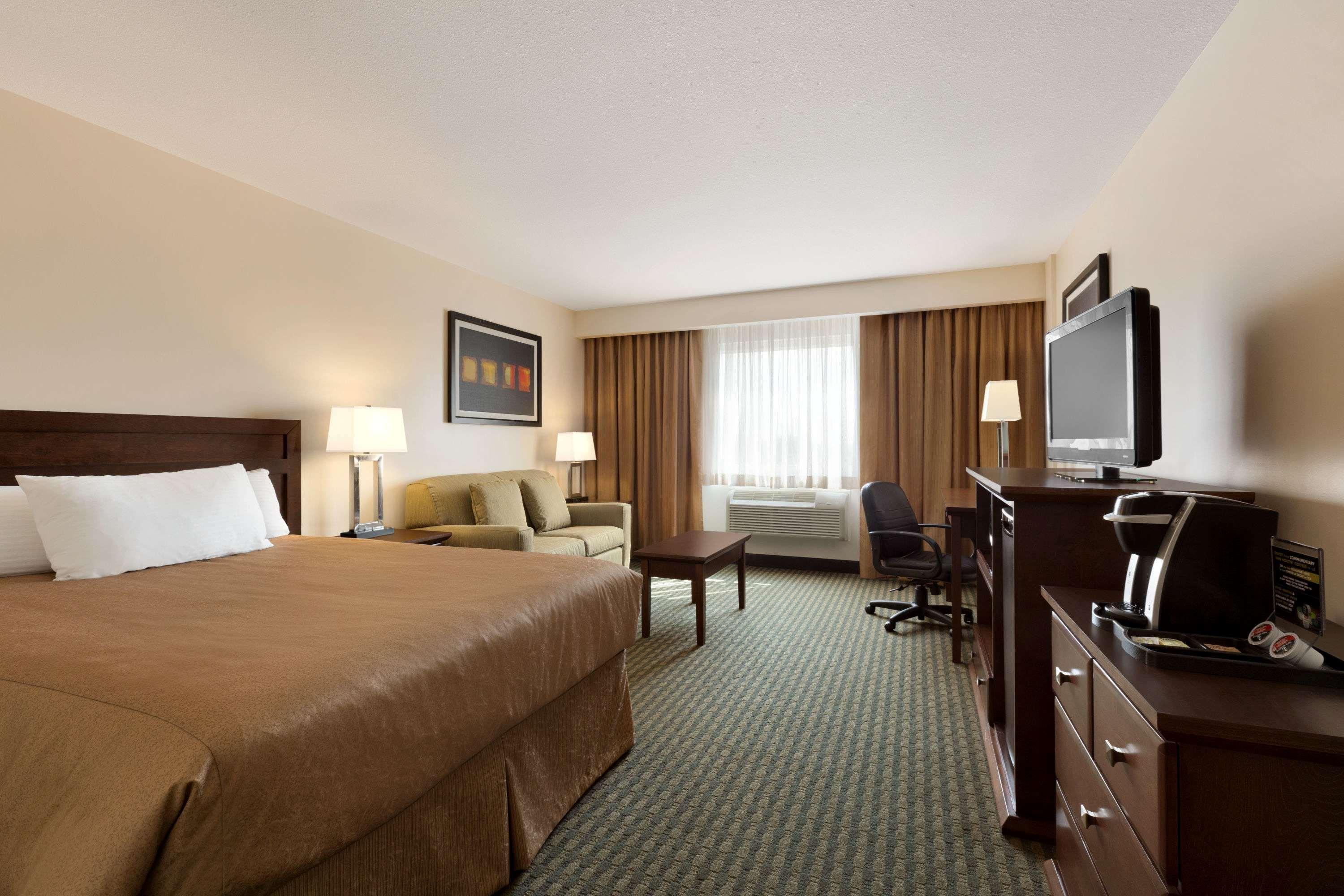 Travelodge Hotel By Wyndham Weyburn Exterior foto