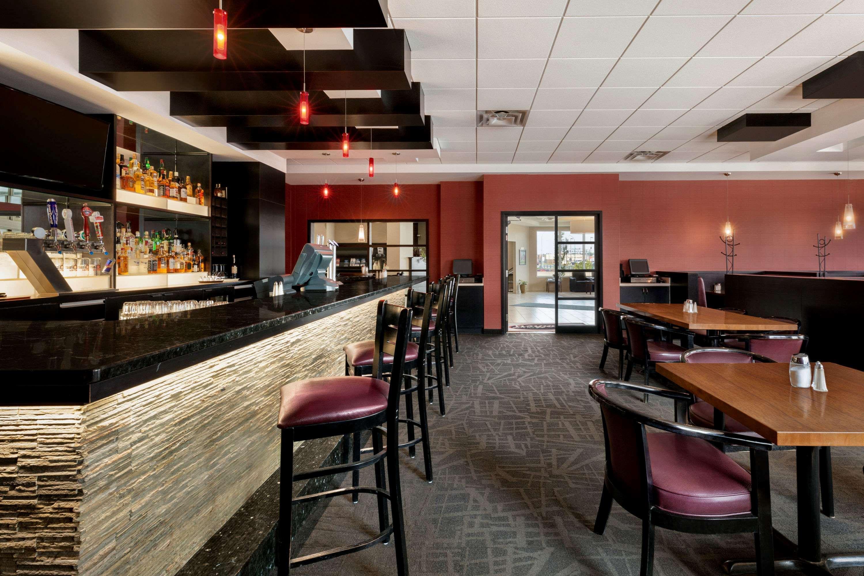Travelodge Hotel By Wyndham Weyburn Exterior foto